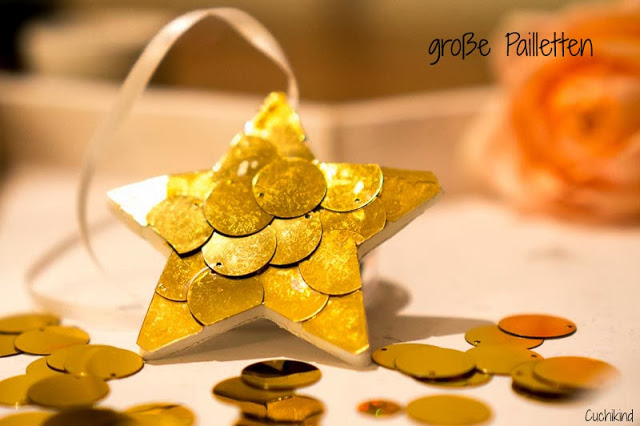 Pailletten-Sterne als Weihnachtsdeko
