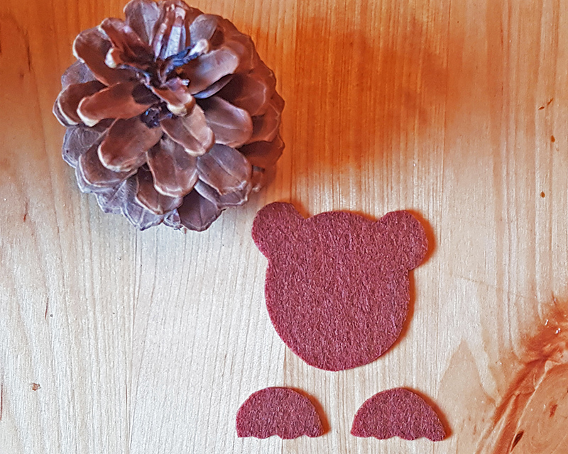 Baer_aus_Tannenzapfen